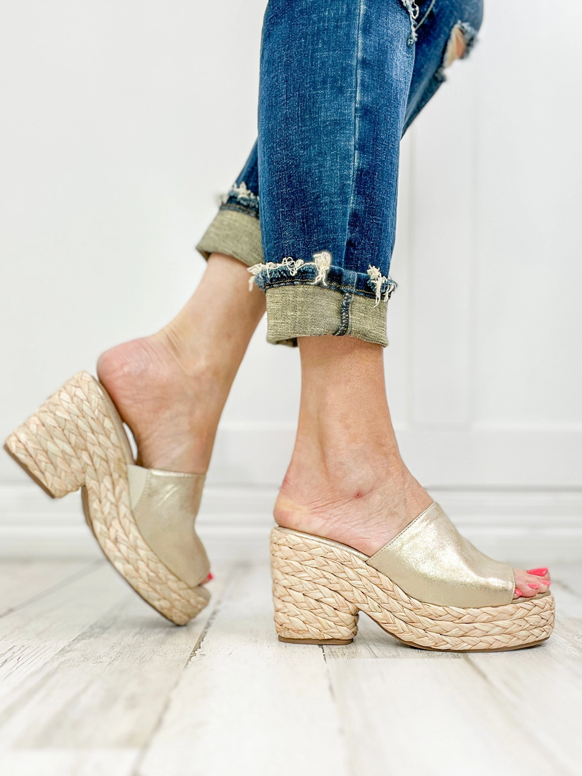 Corkys Solstice in Gold Metallic