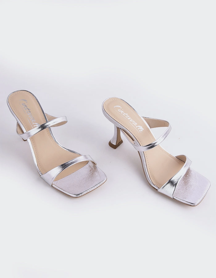 Jandira Silver Leather