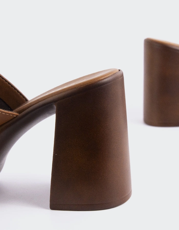 Kalamata Tan Leather