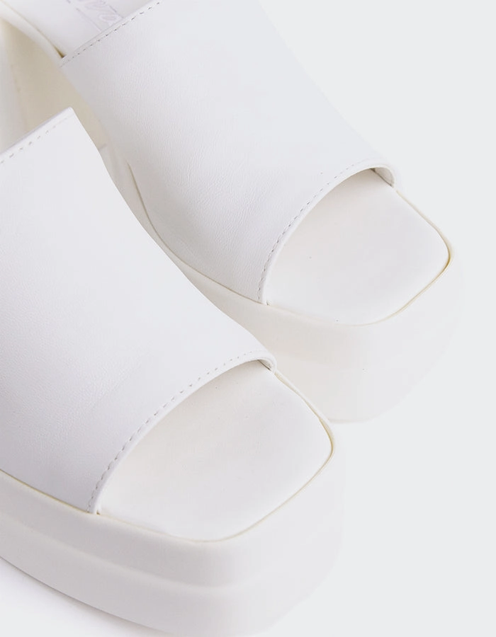 Kalamata White Leather