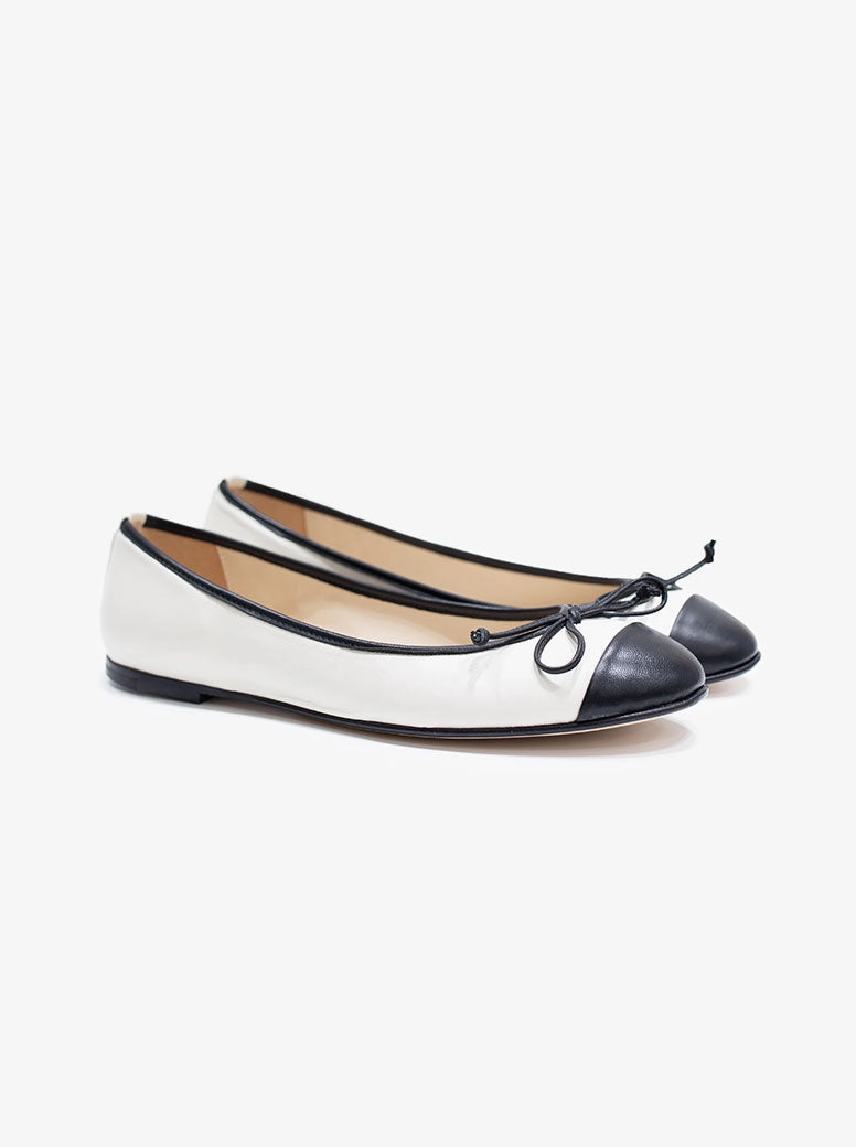 Mary white and black