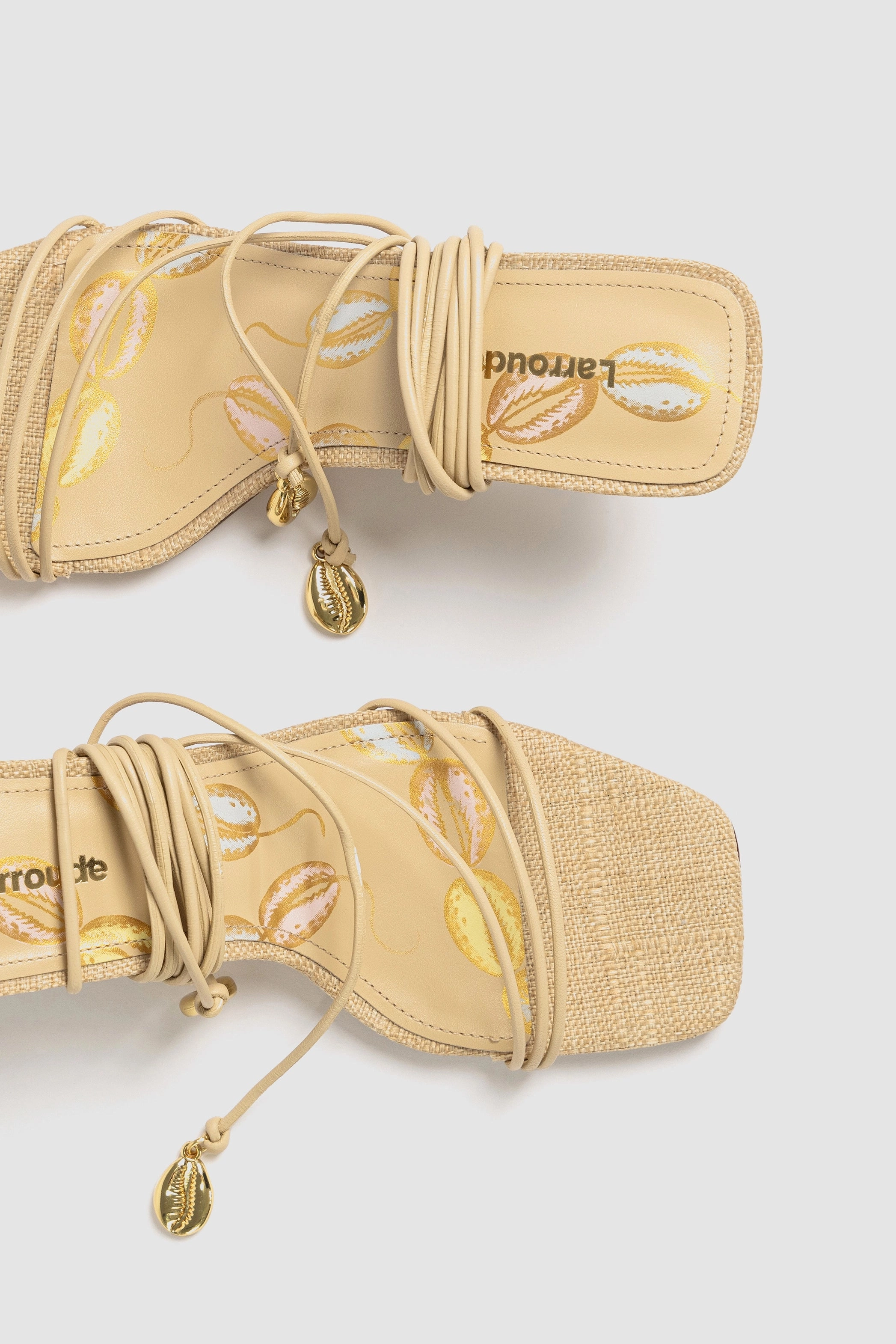 Nadia Sandal In Beige Leather