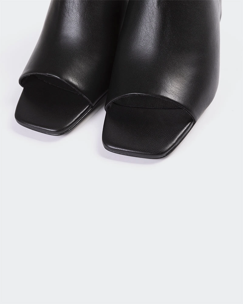 Pelham Black Leather
