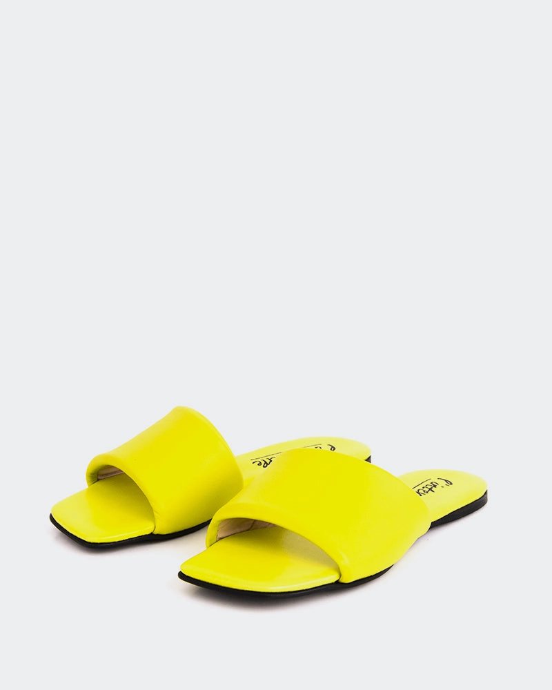 Proseco Yellow Leather