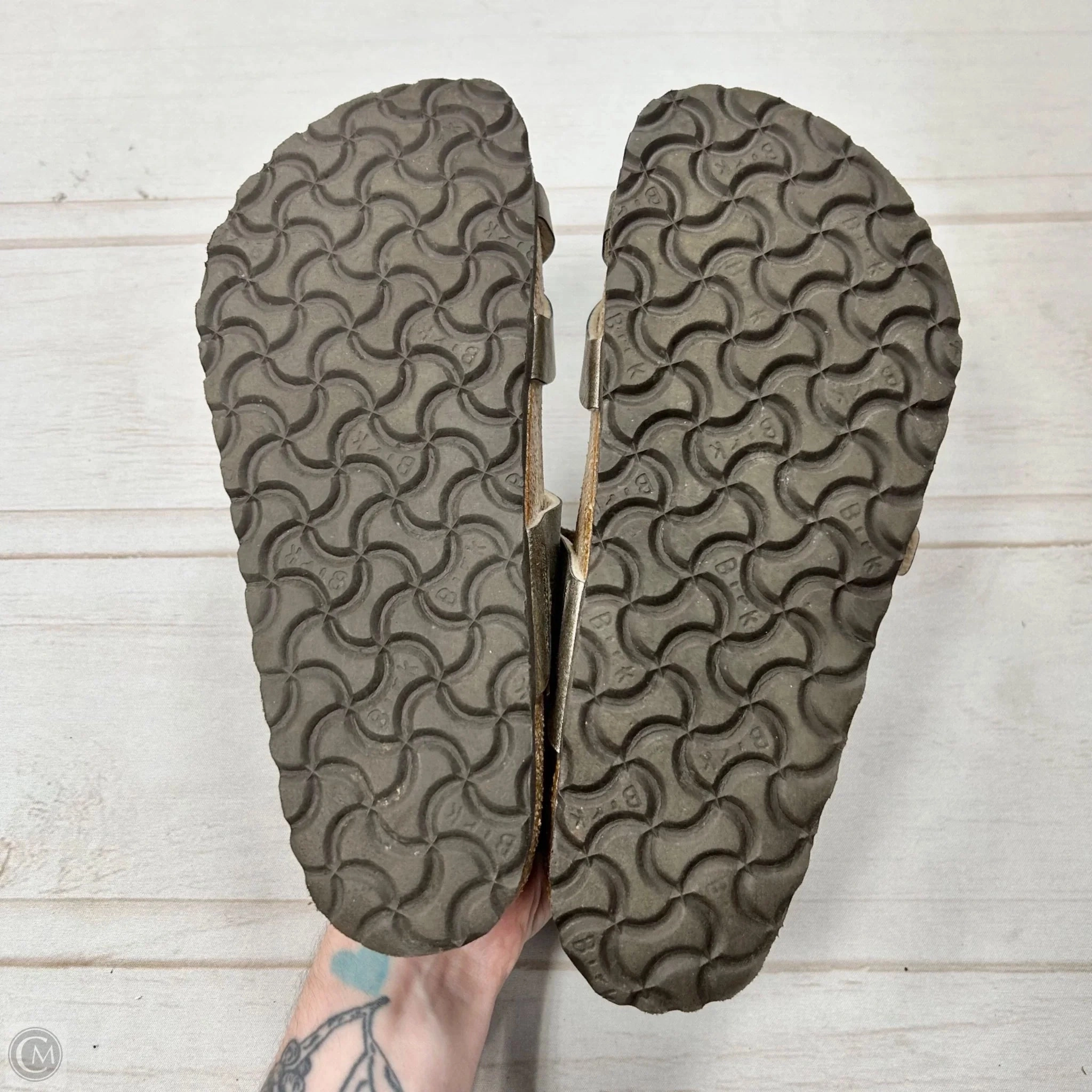 Sandals Flats By Birkenstock In Tan, Size: 6