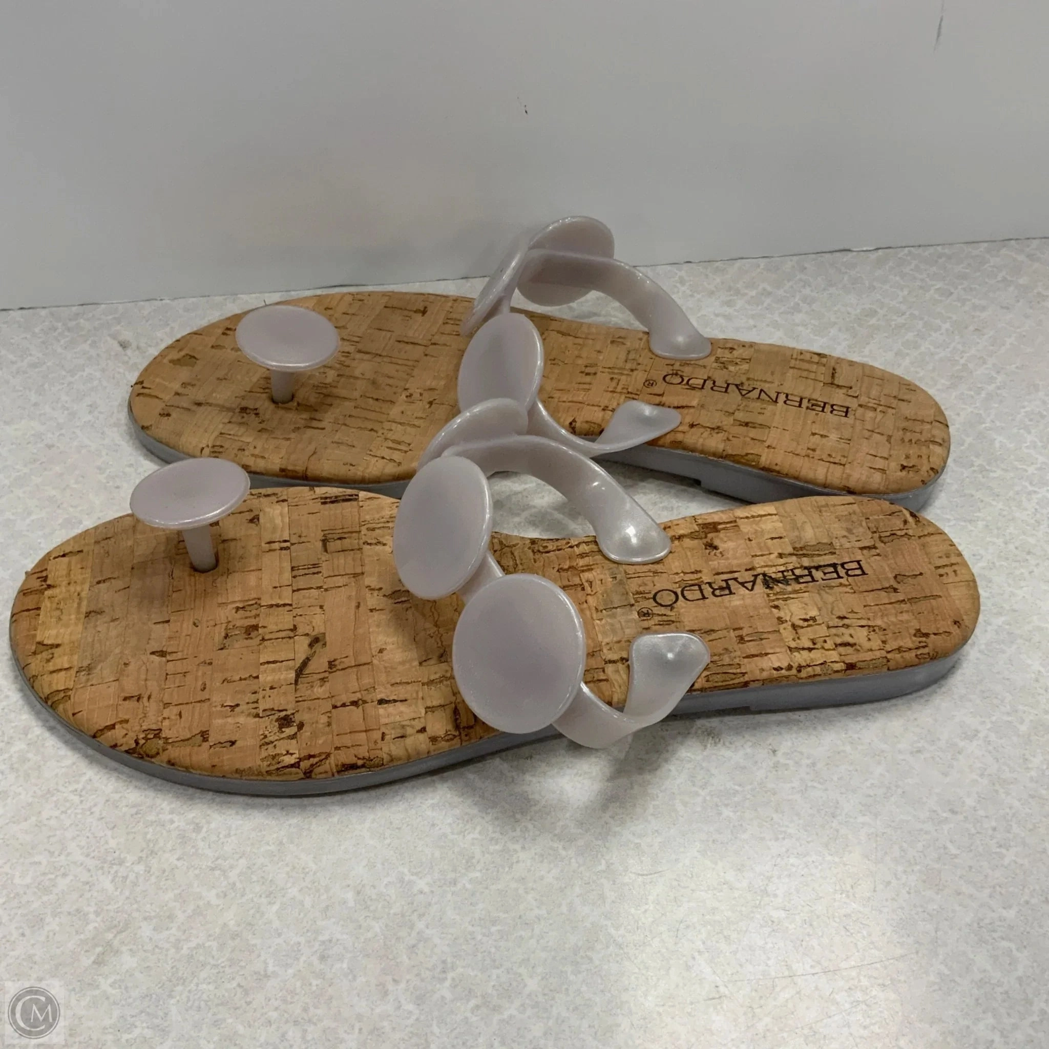 Sandals Flip Flops By Bernardo In Grey, Size: 8