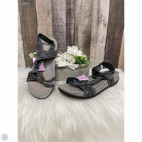 Sandals Sport By Bare Traps In Grey, Size: 8