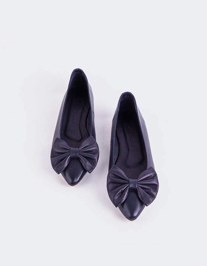 Ulwin Navy Leather