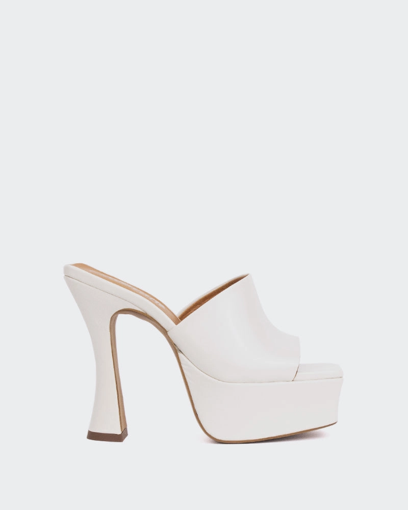 Weekend Off White Leather